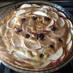 A picture of Apple and blackberry pie.
