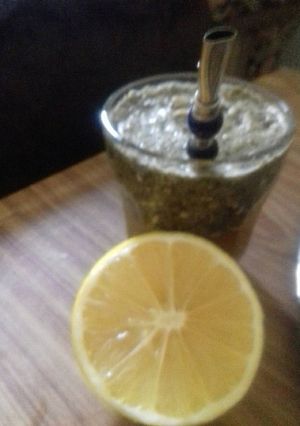 صورة لوصفة المتة بالعسل والليمون والزنجبيل