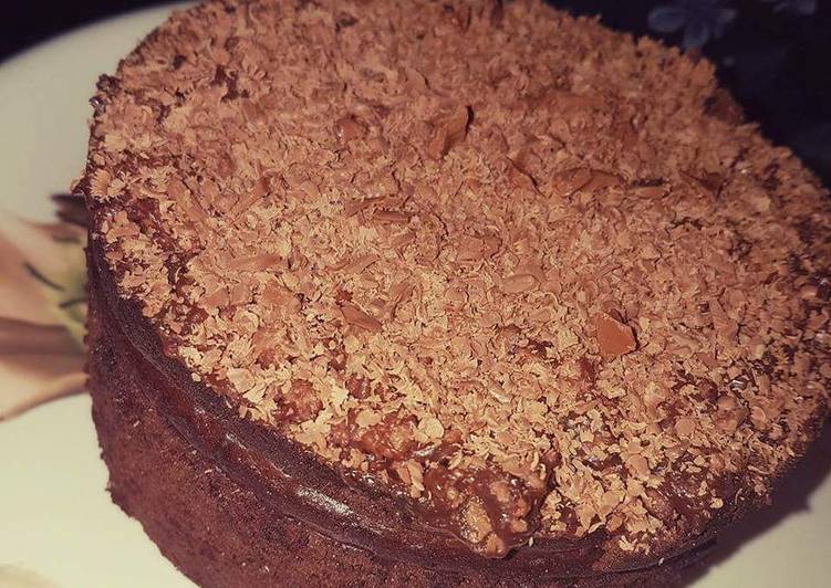 Eggless Chocolate Cake In Pressure Cooker Recipe By Swati Arun Arsid Cookpad
