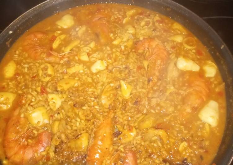 Paella mixta