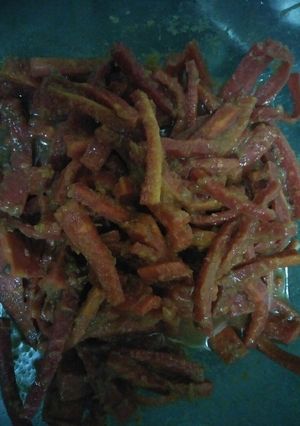 A picture of Gajar ka achar.