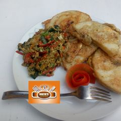 A picture of Fried yam with egg sauce.