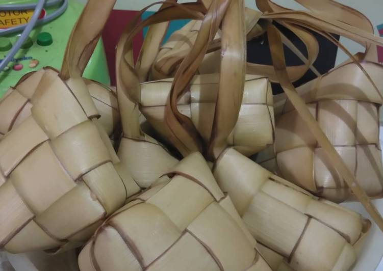 Resep Ketupat Kenyal Lembut Oleh Tuti Hantiyah Cookpad