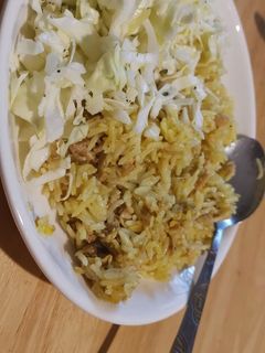 صورة لوصفة الارز مع التونة و سلطة الملفوف 😍