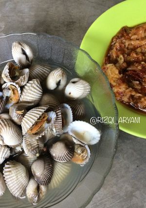 Foto resep Kerang Rebus Bumbu Kunci Ft Sambel Pencit