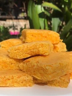 Una foto de Brownie de zanahoria húmedo sin gluten y vegano 🌱