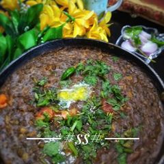 A picture of Egg Tadka.