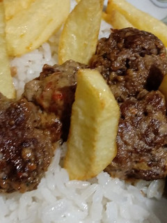 Una foto de Albóndigas en crema de pimentón