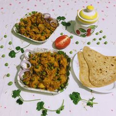 A picture of Soya Matar / Soya Green Peas Curry.