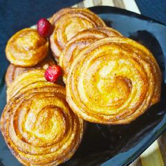 A picture of Peanut orange marmalade pinwheel aka saganoti.