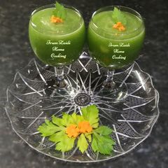 A picture of 🥒🍏☘🍃Herbal Green Detox Juice🥒🍏☘🍃.