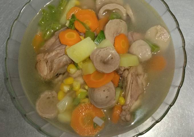 Resep Sayur Sop Ayam Bakso, Bisa Manjain Lidah