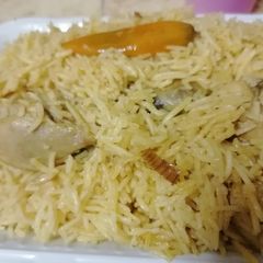 A picture of Chicken pulao.