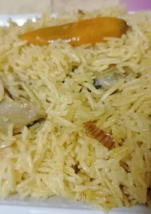 A picture of Chicken pulao.