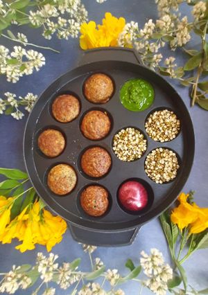 A picture of Moong dal appe.