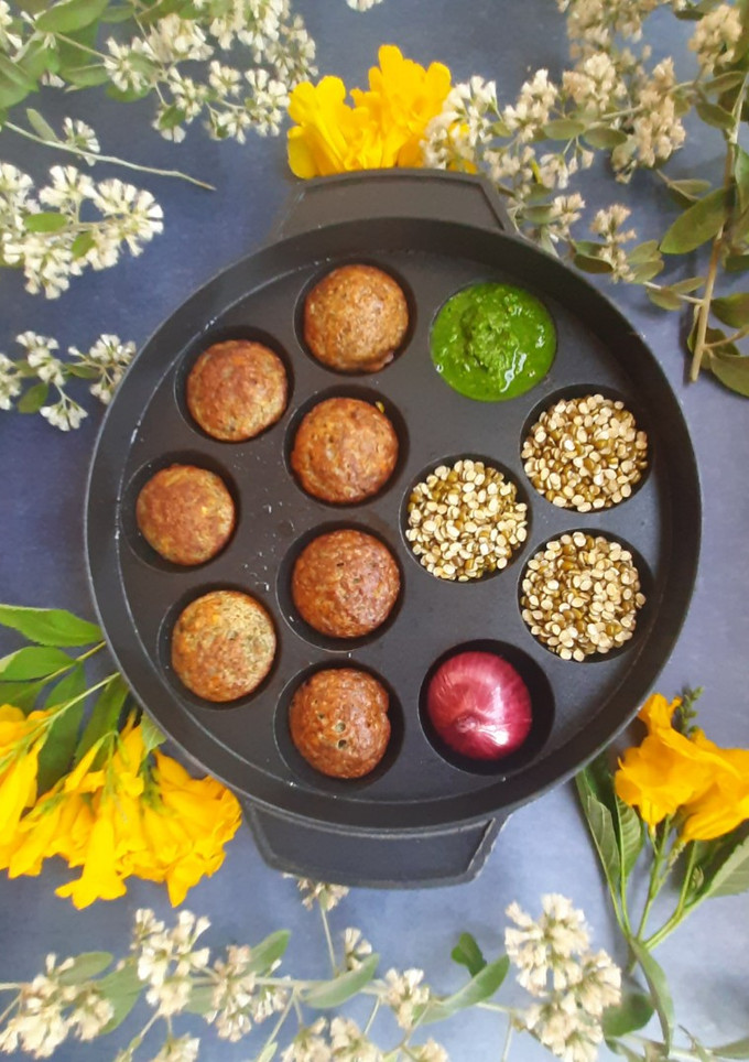 A picture of Moong dal appe.