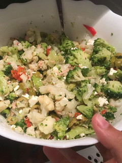 Una foto de Ensalada de brócoli y coliflor