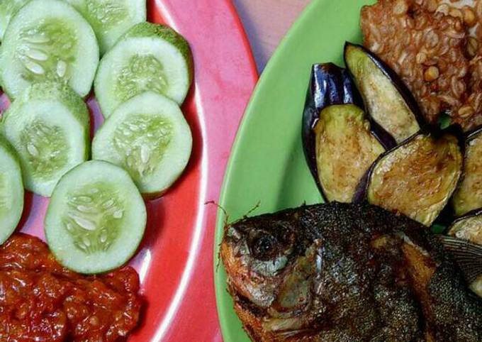 Goreng-Goreng Sambal Terasi + Lalap