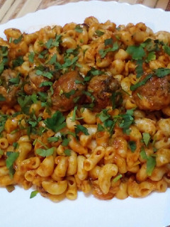 صورة لوصفة معكرونة بكريات السردين