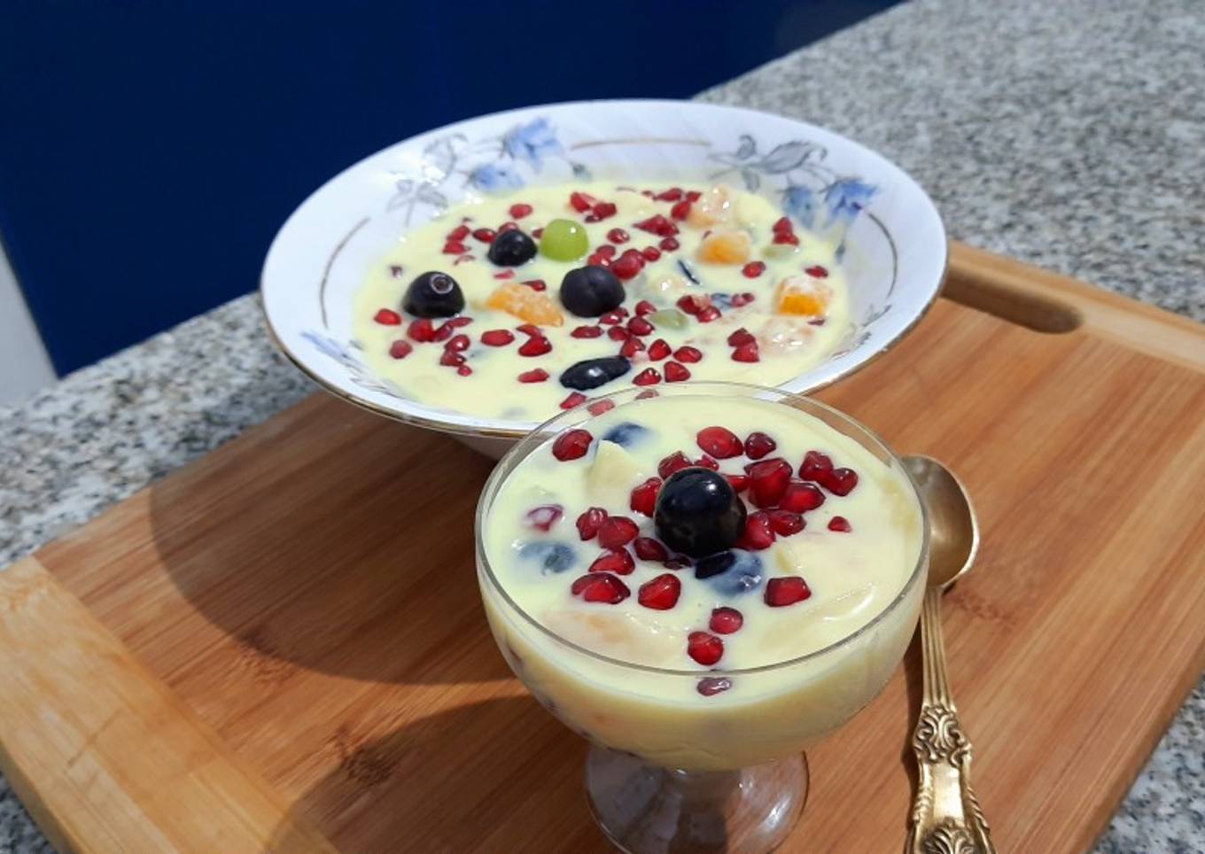 Fruits in custard sauce