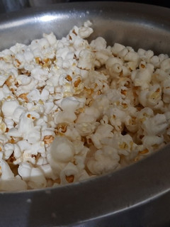 A picture of POP CORNS ❤.