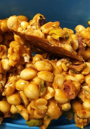 A picture of Peanut chikki.
