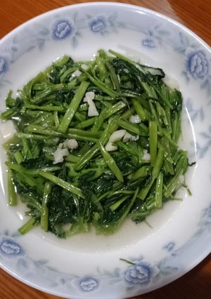 蒜炒空心菜 的食譜成品照片
