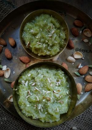 लौकी हलवा (Lauki halwa recipe in hindi) रेसिपी मुख्य फोटो
