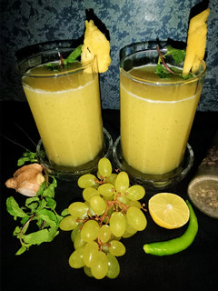 अनानास अंगूर का चिल्ड सूप (Pineapple Grapes Soup recipe in Hindi) रेसिपी मुख्य फोटो