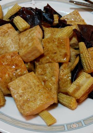 黑木耳玉米筍炒豆腐 的食譜成品照片