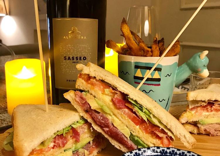 Duck Club Sandwich con patate dolci al forno