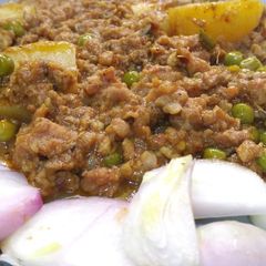 A picture of Qeema sabzi.