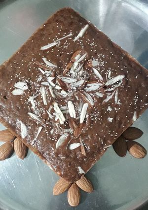 A picture of Yummy Biscuite Cake.