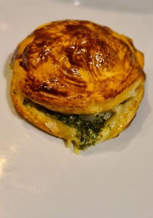 Une photo de Feuilleté persillé aux pétoncles