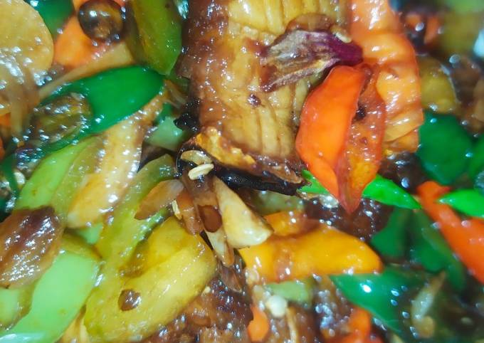 Resep Ikan asap bumbu iris cabe ijo kecap pedasss mantap yang Bikin Ngiler