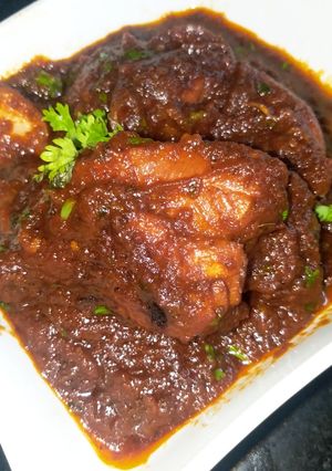 A picture of Chicken curry.