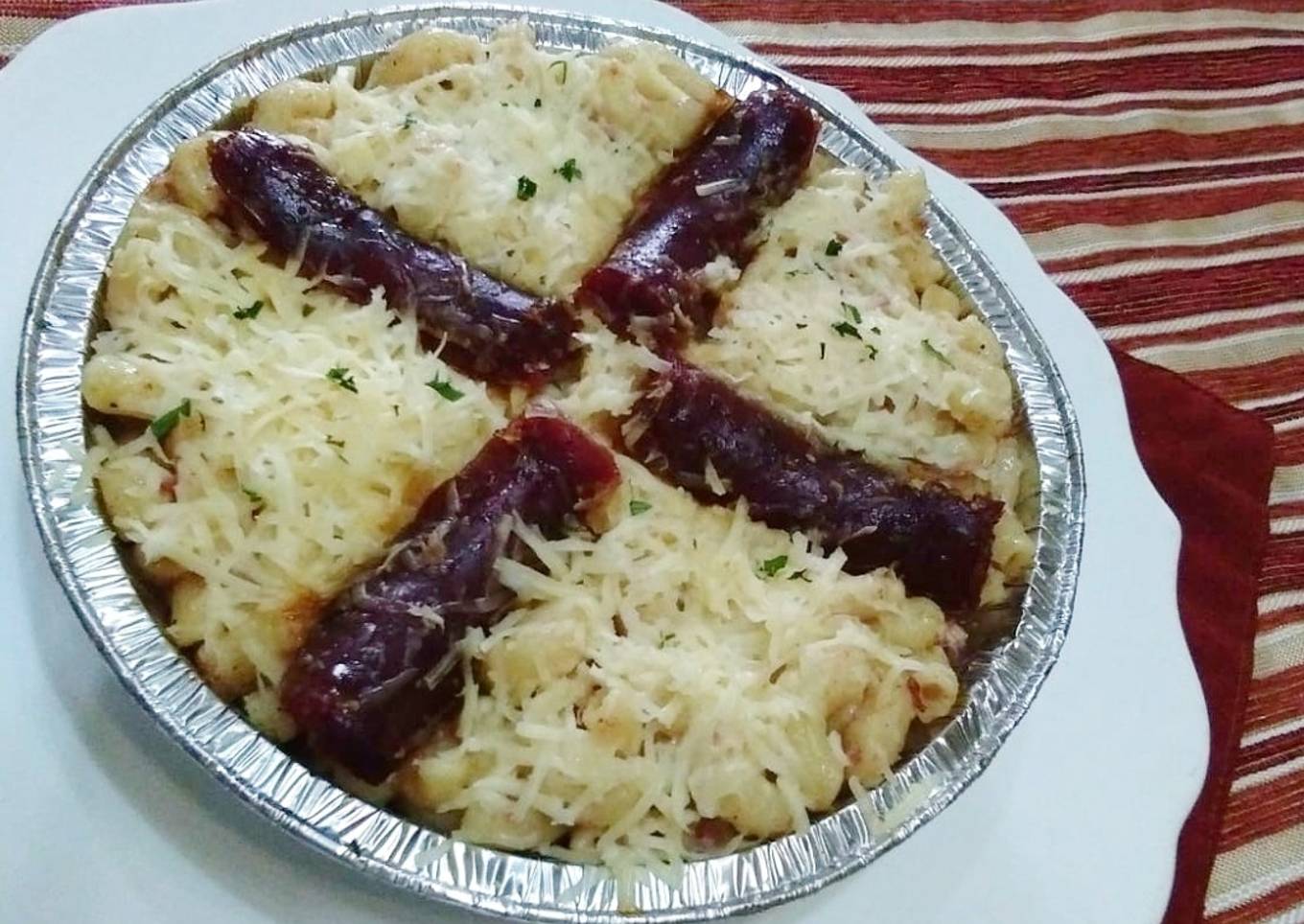 Macaroni schotel special with sausage topping