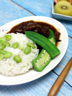 和風洋食牛肉咖哩 的食譜成品照片