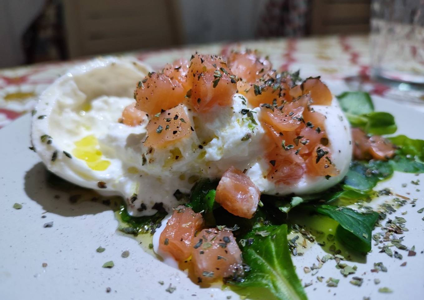 Burrata con salmón