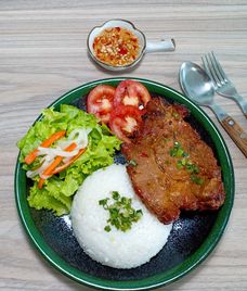 cơm tấm sườn mật ong