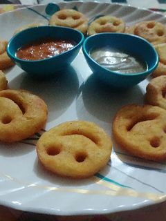 पोटैटो स्माइली (Potato smiley recipe in hindi) रेसिपी मुख्य फोटो