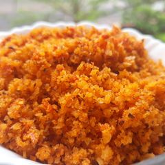 A picture of Dry garlic coconut chutney.