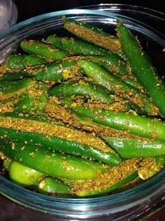 हरी मिर्च का अचार (Hari Mirch ka achar recipe in Hindi) रेसिपी मुख्य फोटो