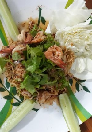 รูปของ ลาบกุ้งมาม่า #แซ่บเวอร์