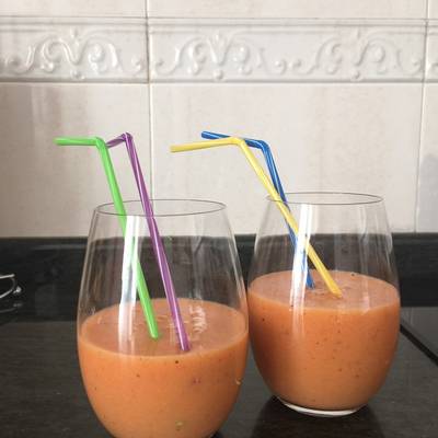 Zumo multifrutas 🍌🥝🍎🍊🍓 Receta de Marián Gz- CookpadAñade CooksnapCompartir-image