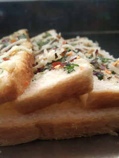 ગાર્લિક બ્રેડ સ્ટીક (Garlic Bread Stick Recipe in Gujarati) રેસીપી મુખ્ય ફોટો