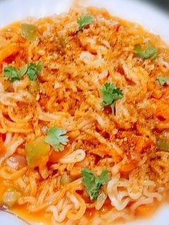 मसाला मैगी विद वेजिटेबल (Masala maggi with vegetable recipe in Hindi) रेसिपी मुख्य फोटो