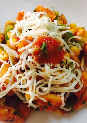 A picture of Corn capsicum pizza bhel..!!!❤️👍.