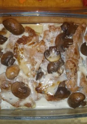 Una foto de ~ Solomillo al roquefort con cama de patatas~