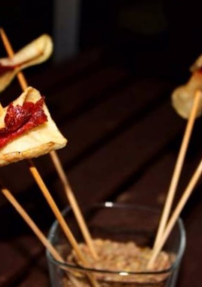 Una foto de Pincho de patata y chorizo